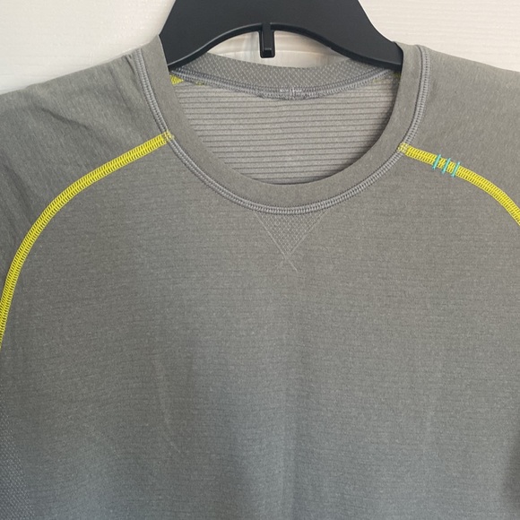 Lululemon Metal Vent Tech Short Sleeve - Picture 4 of 5